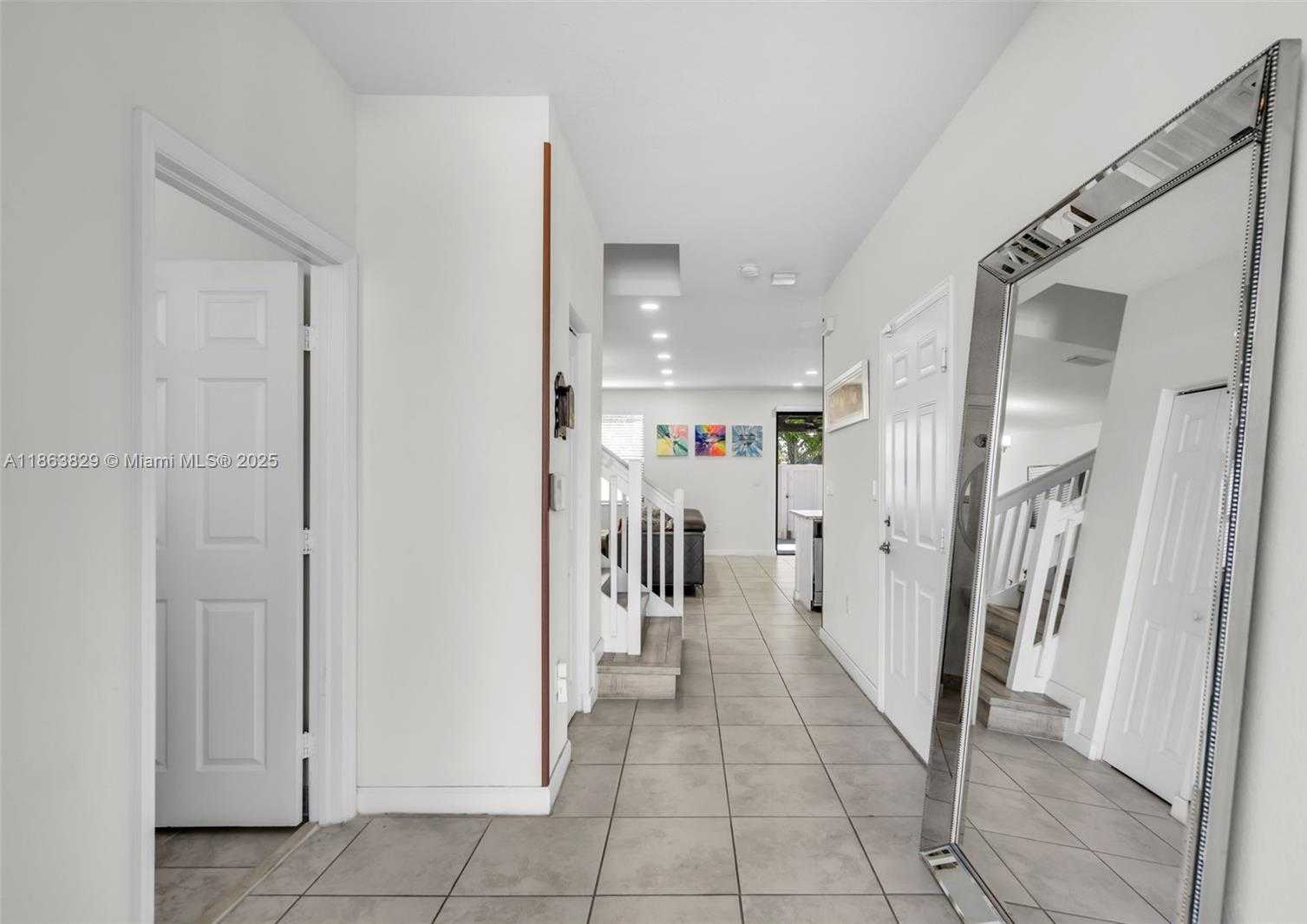 Small Image of 10269 WEST 32ND LN, Hialeah Number 3