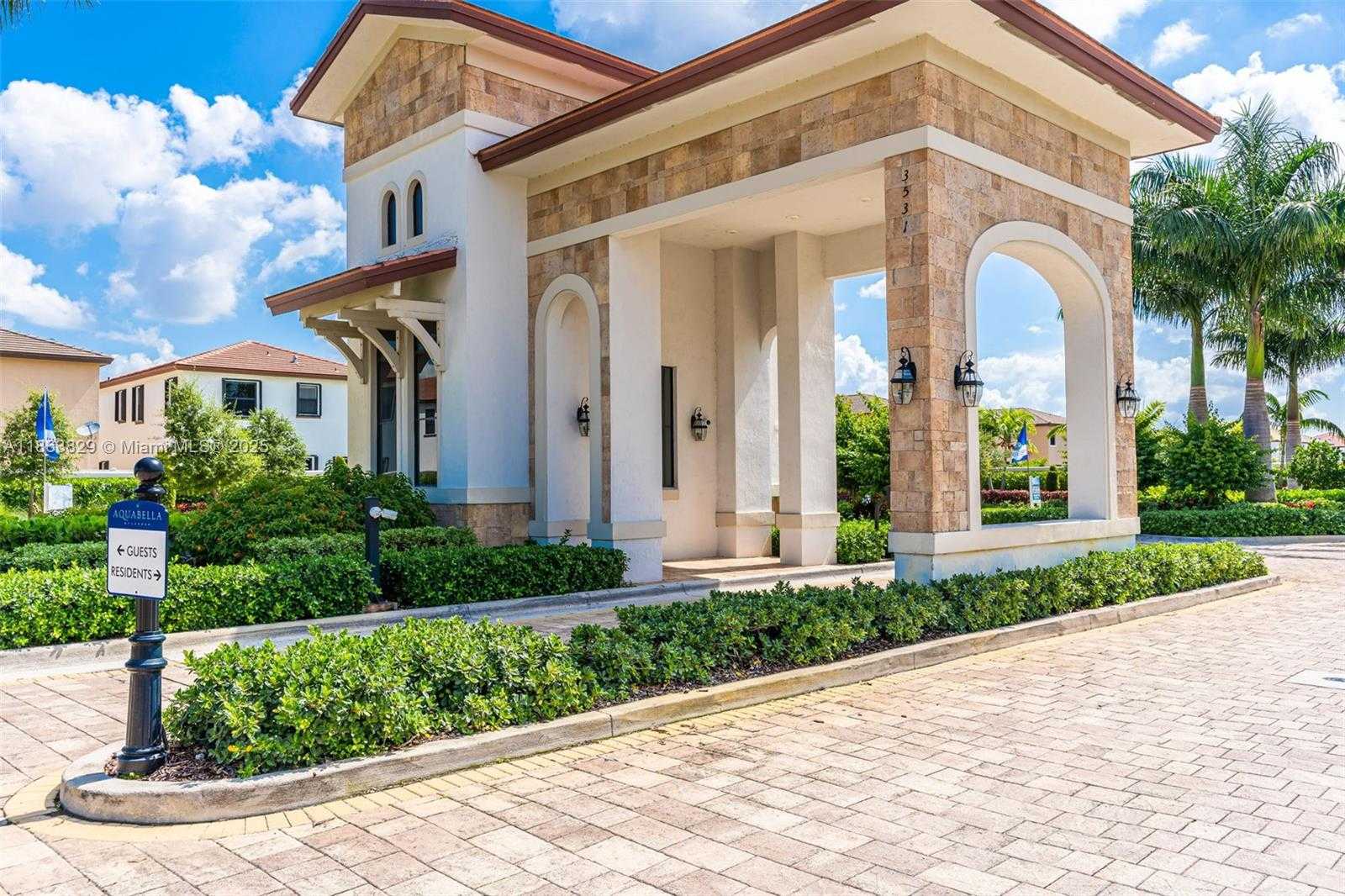 Small Image of 10269 WEST 32ND LN, Hialeah Number 30