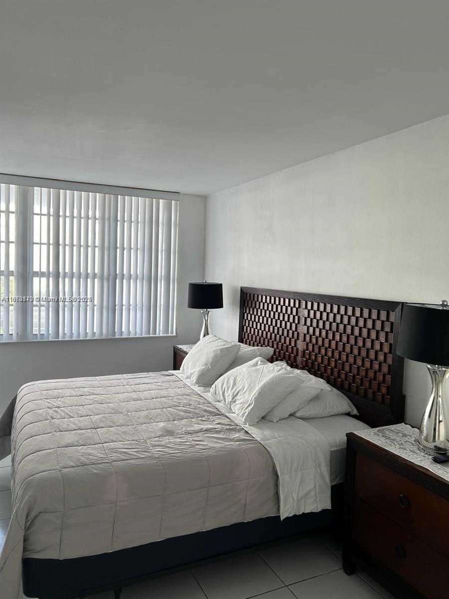 Small Image of 100 LINCOLN RD #437, Miami Beach Number 4