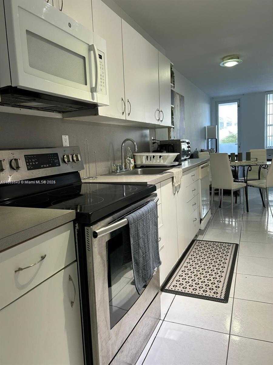 Small Image of 100 LINCOLN RD #437, Miami Beach Number 6