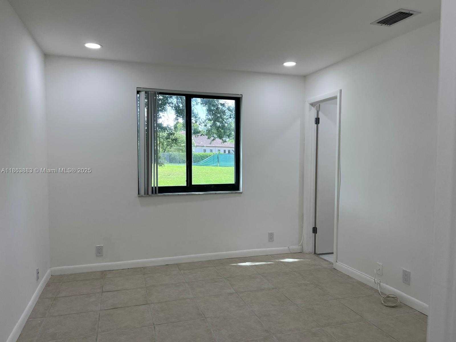 Small Image of 10592 ROYAL PALM BLVD #10592, Coral Springs Number 10