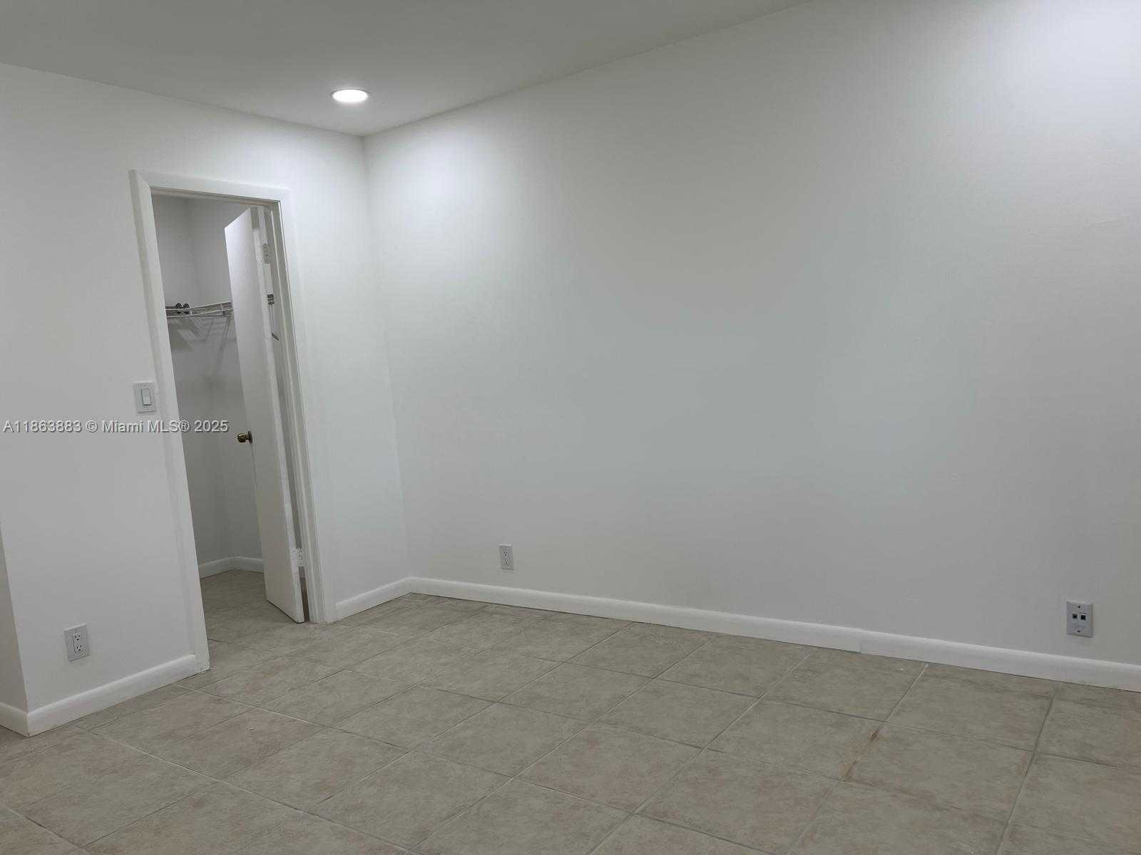Small Image of 10592 ROYAL PALM BLVD #10592, Coral Springs Number 12