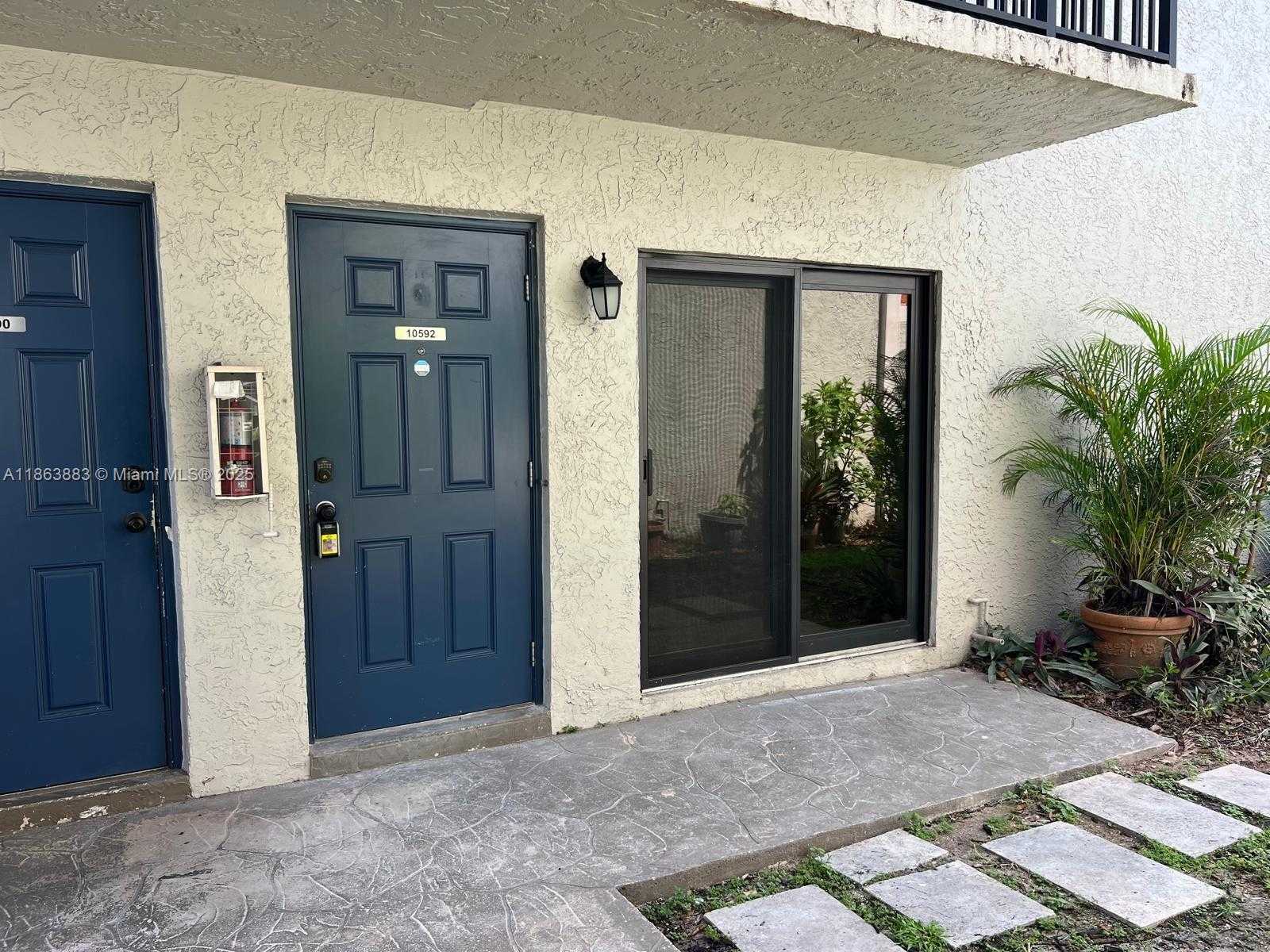 Small Image of 10592 ROYAL PALM BLVD #10592, Coral Springs Number 2