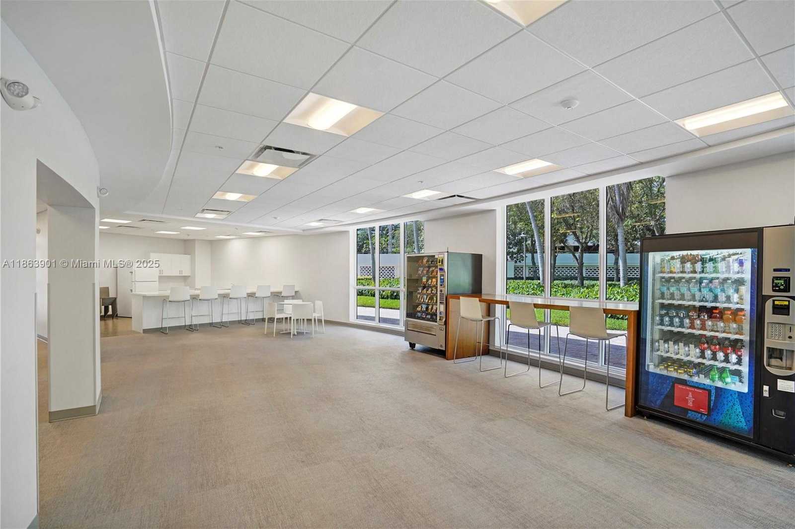 Small Image of 2500 PARKVIEW DR #2408, Hallandale Beach Number 28