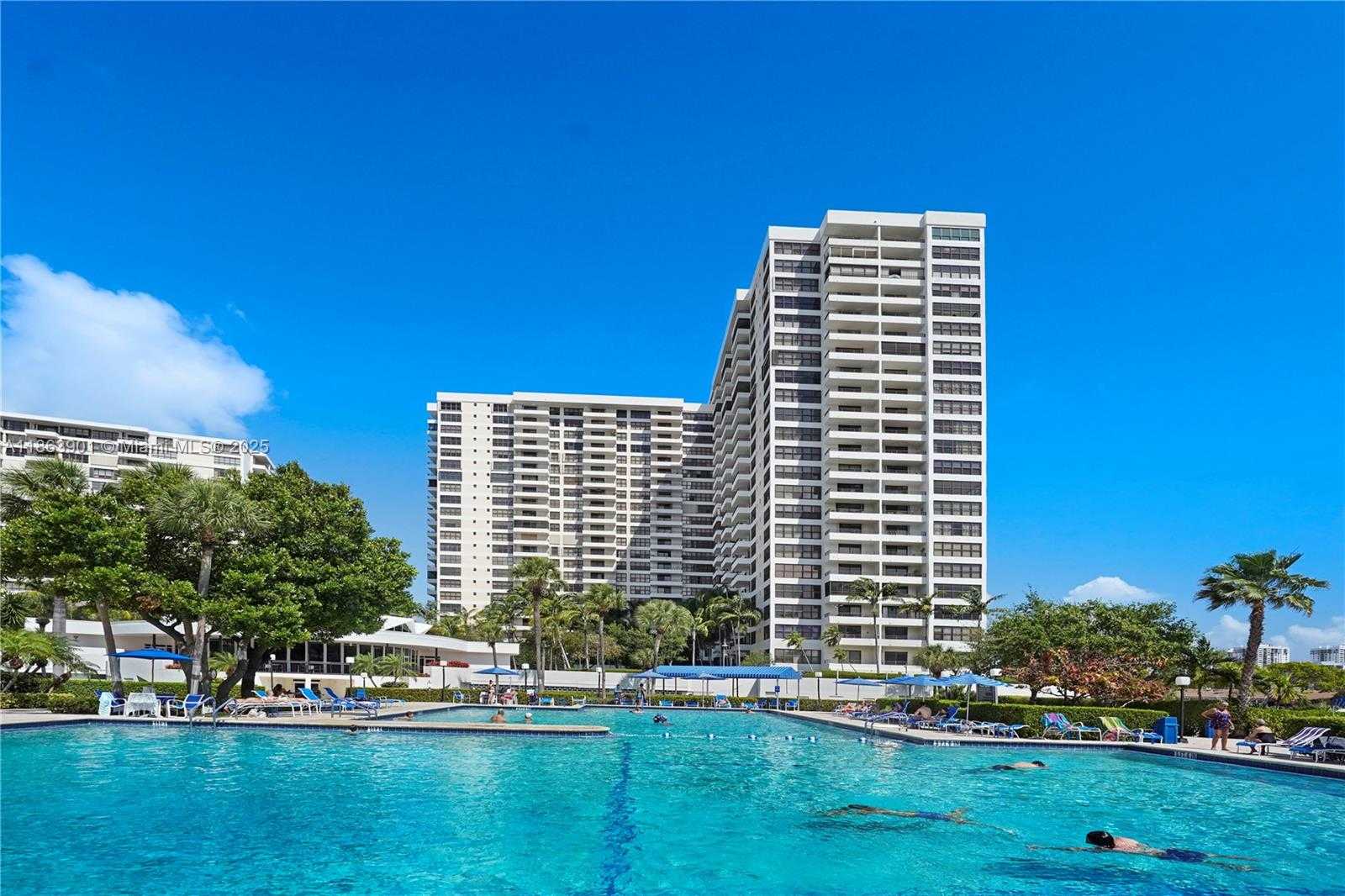 Small Image of 2500 PARKVIEW DR #2408, Hallandale Beach Number 33