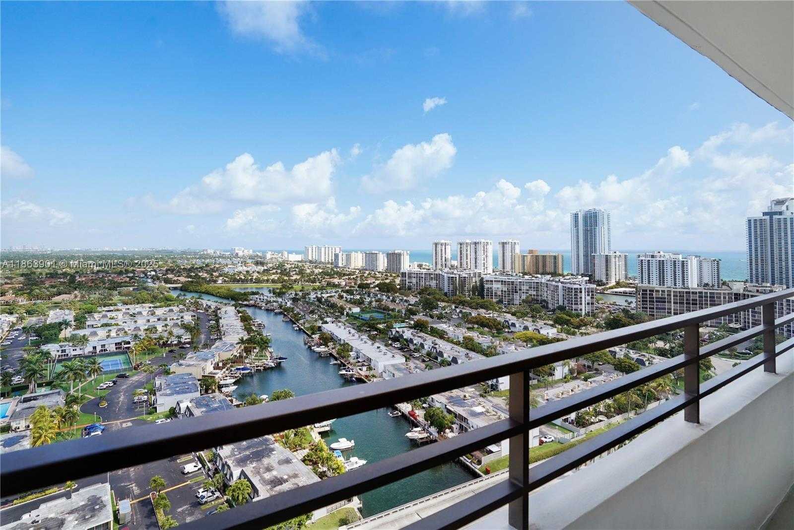 Small Image of 2500 PARKVIEW DR #2408, Hallandale Beach Number 5