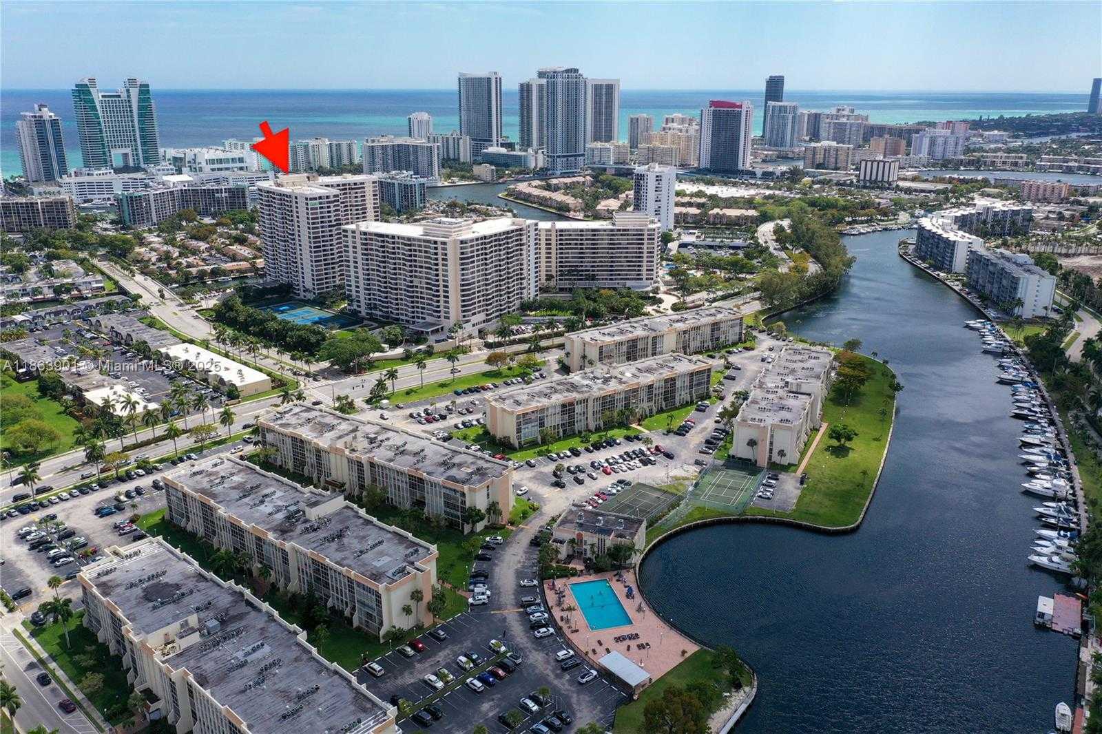 Small Image of 2500 PARKVIEW DR #2408, Hallandale Beach Number 53
