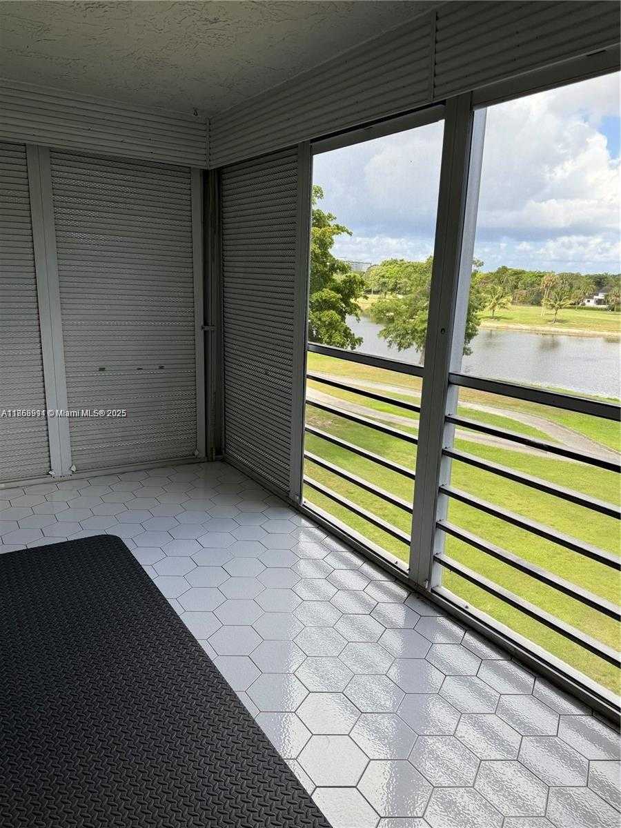 Small Image of 804 CYPRESS BLVD #407, Pompano Beach Number 18