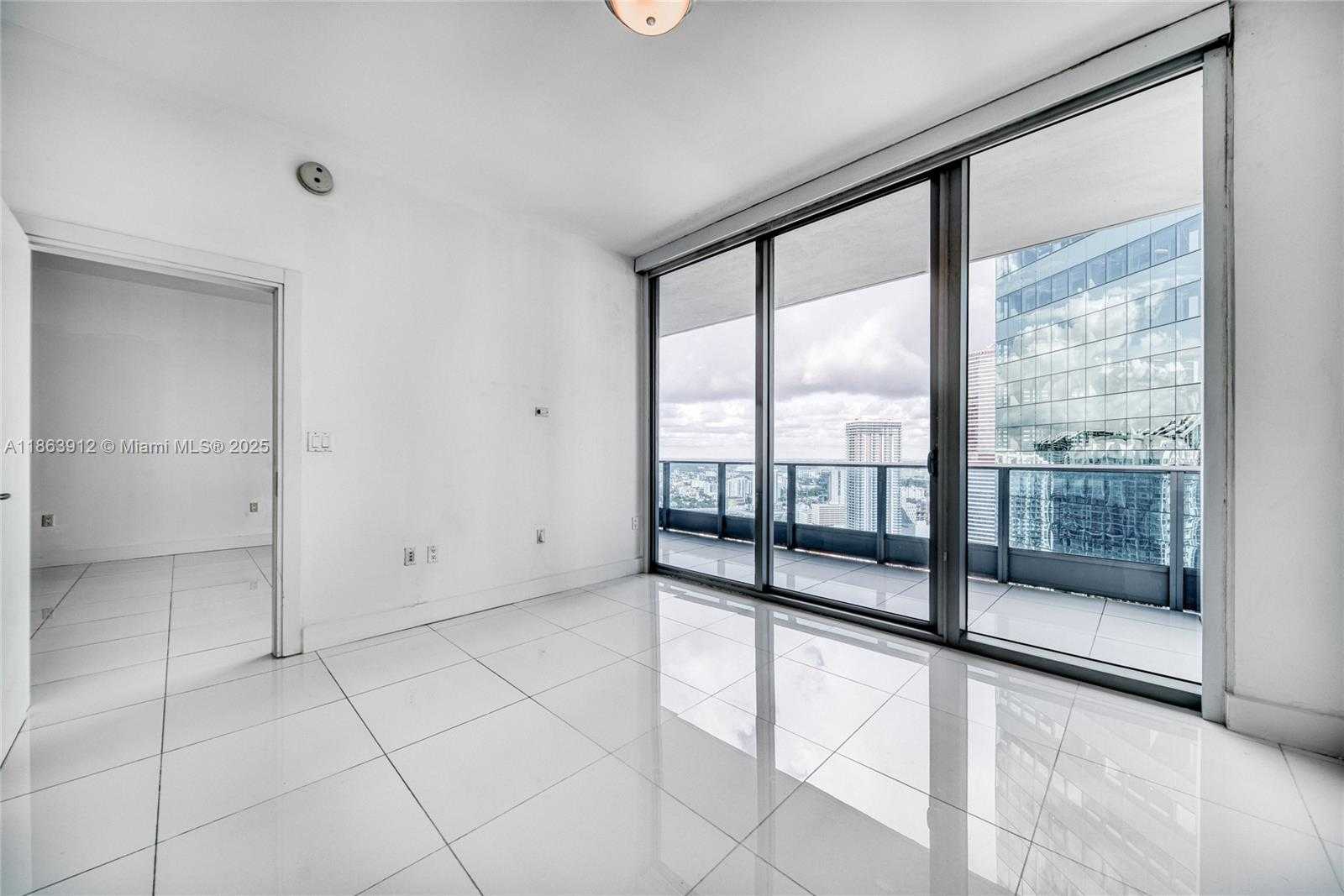 Small Image of 200 BISCAYNE BOULEVARD WAY #4411, Miami Number 14