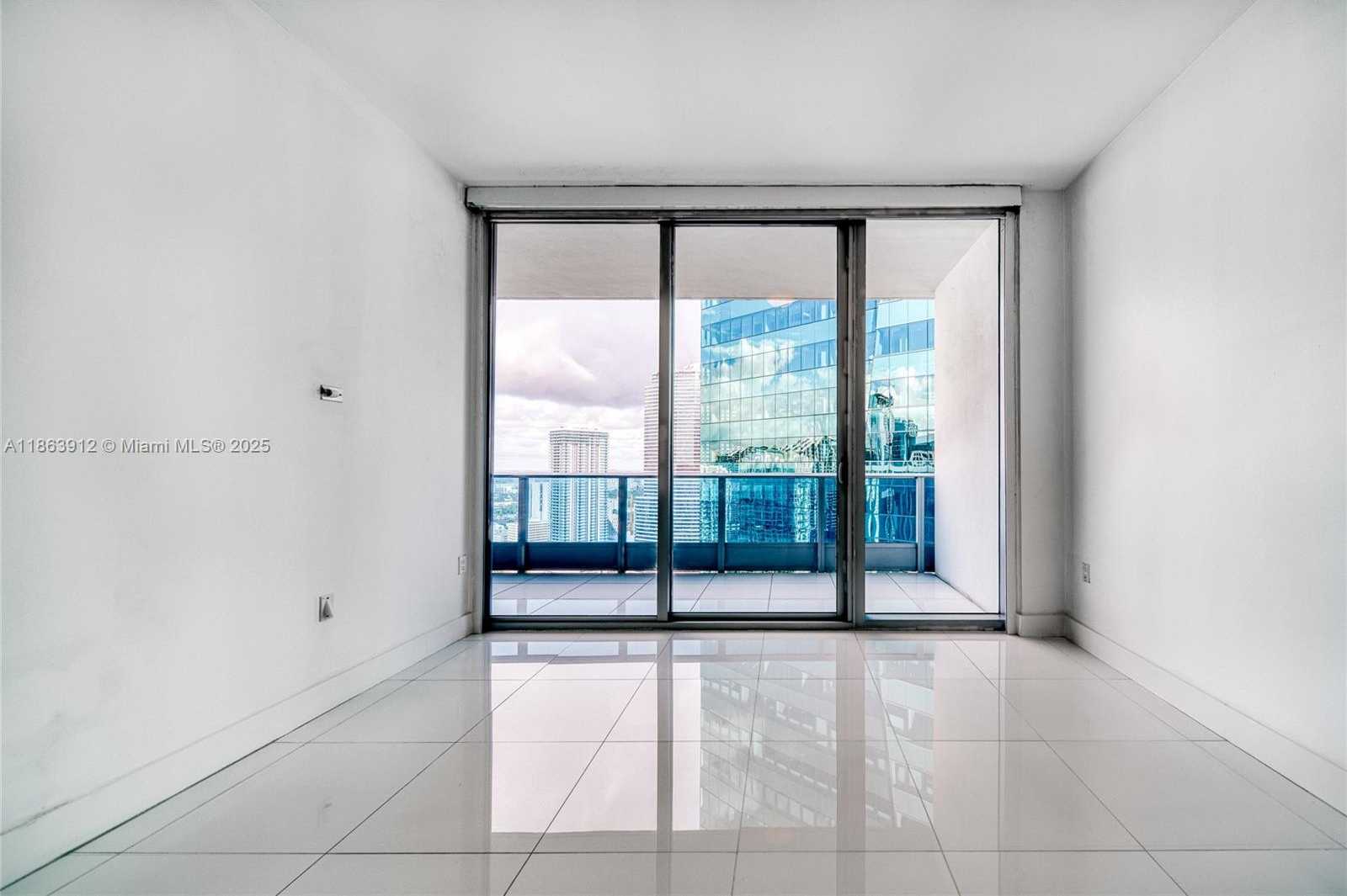 Small Image of 200 BISCAYNE BOULEVARD WAY #4411, Miami Number 15