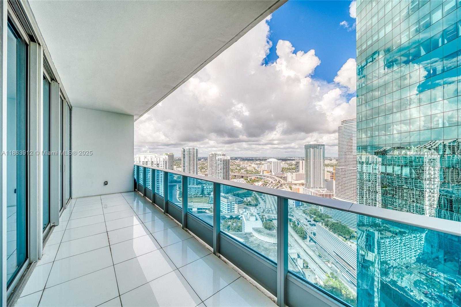 Small Image of 200 BISCAYNE BOULEVARD WAY #4411, Miami Number 18