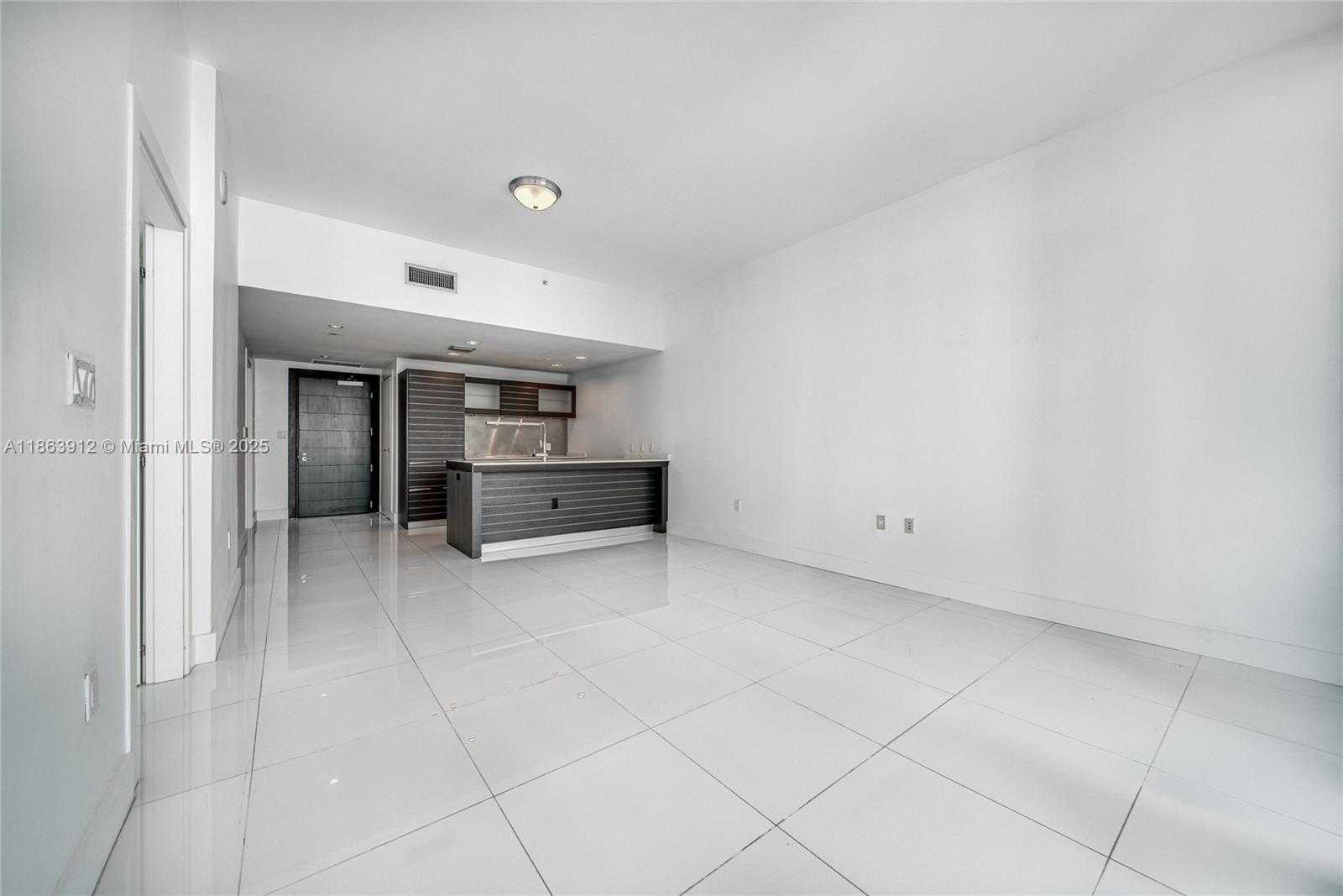 Small Image of 200 BISCAYNE BOULEVARD WAY #4411, Miami Number 2