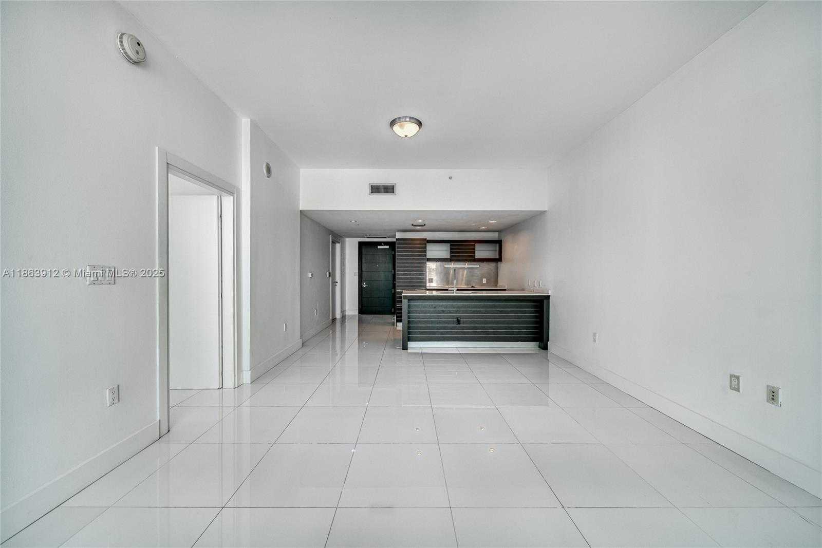 Small Image of 200 BISCAYNE BOULEVARD WAY #4411, Miami Number 6