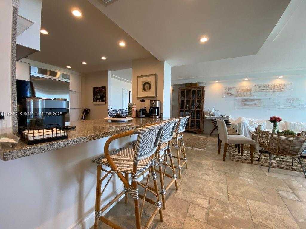 Small Image of 100 BAYVIEW DR #1924, Sunny Isles Beach Number 5