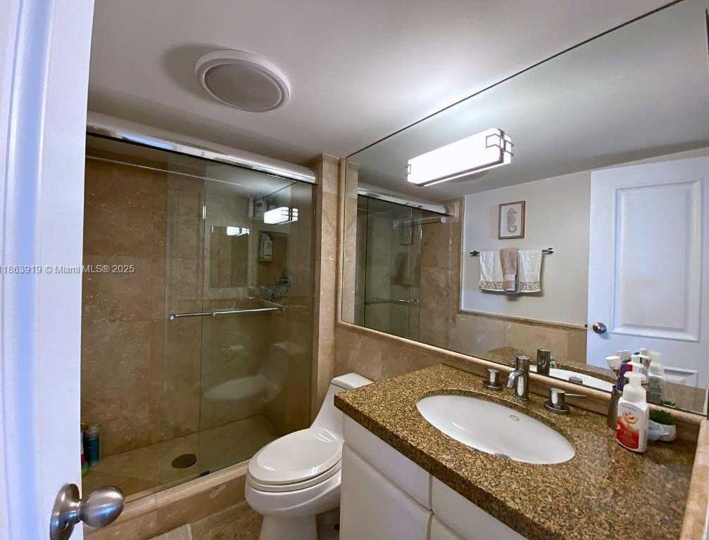 Small Image of 100 BAYVIEW DR #1924, Sunny Isles Beach Number 9