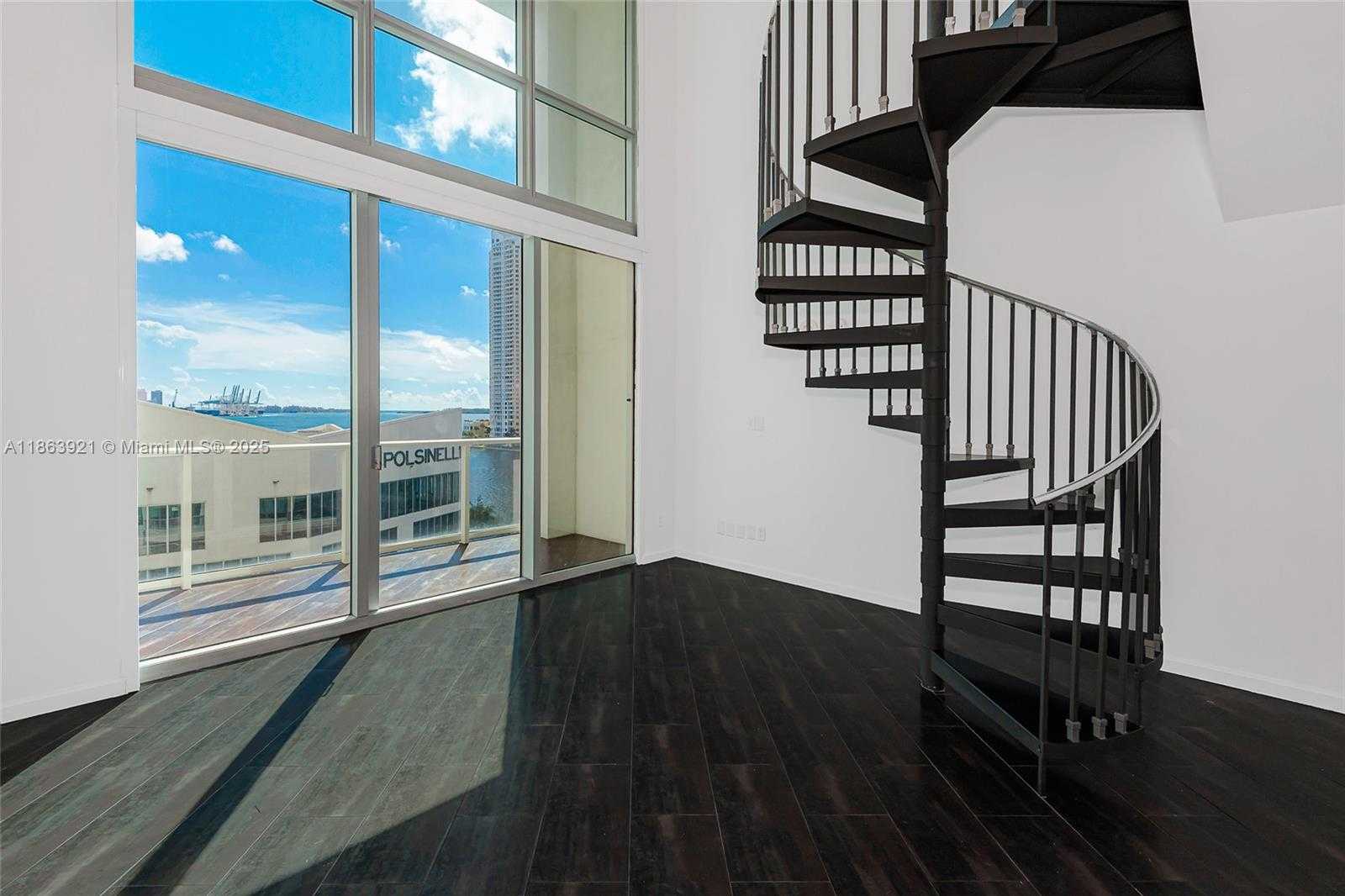 Small Image of 300 SOUTH BISCAYNE BLVD #Loft 826, Miami Number 34