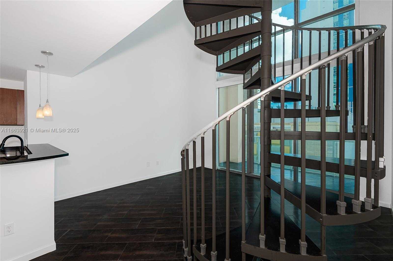 Small Image of 300 SOUTH BISCAYNE BLVD #Loft 826, Miami Number 36