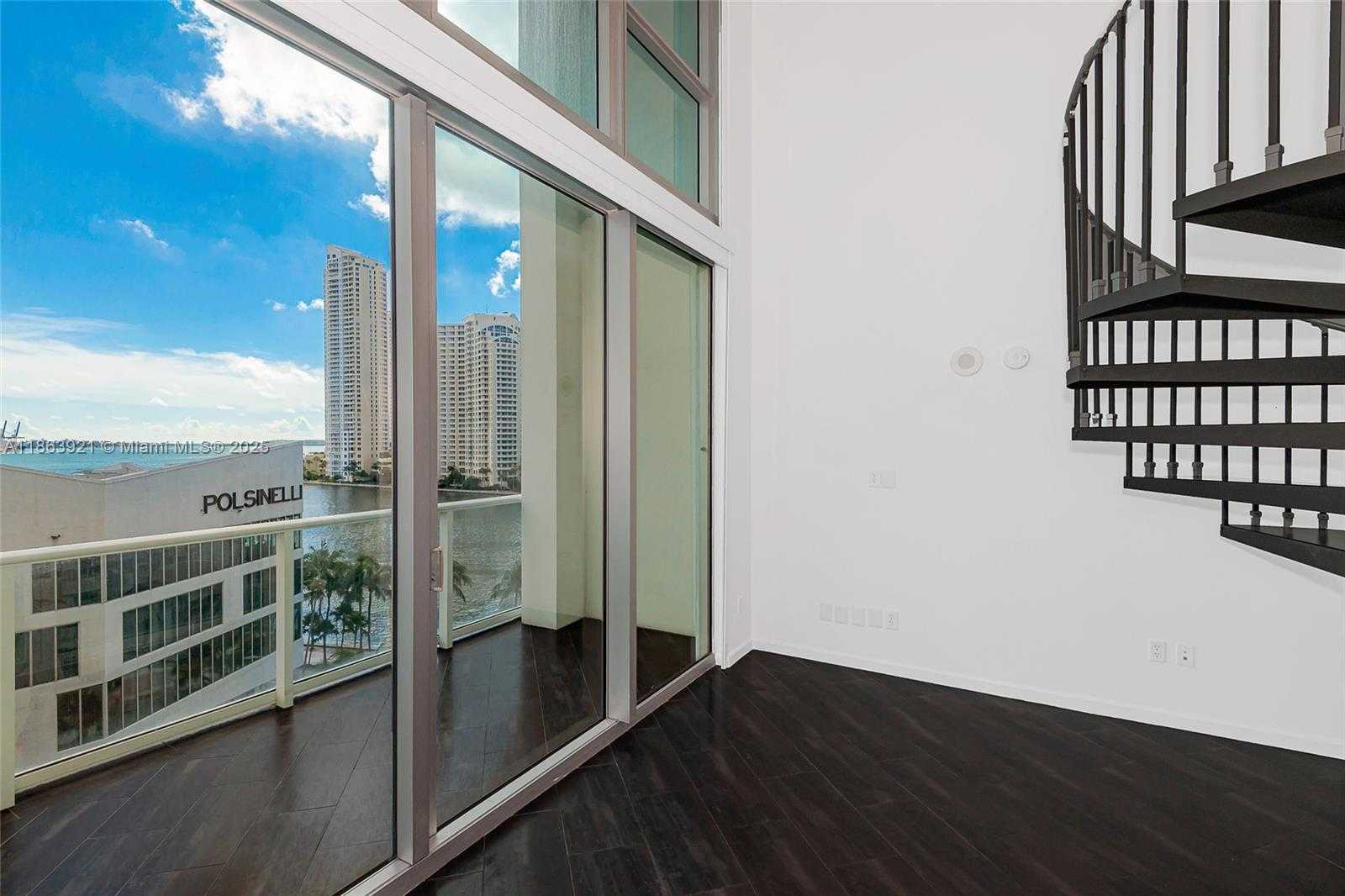 Small Image of 300 SOUTH BISCAYNE BLVD #Loft 826, Miami Number 37