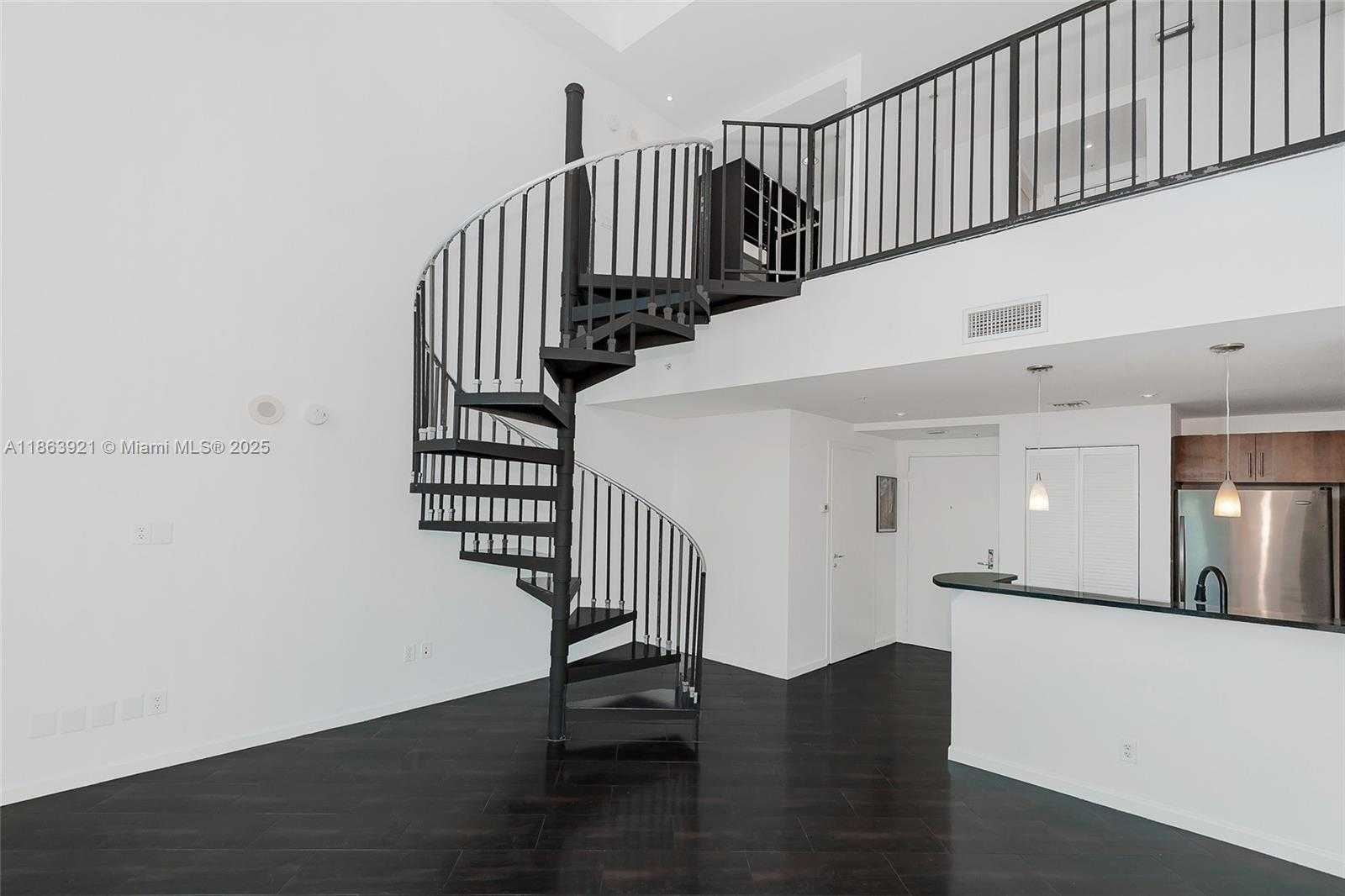 Small Image of 300 SOUTH BISCAYNE BLVD #Loft 826, Miami Number 38