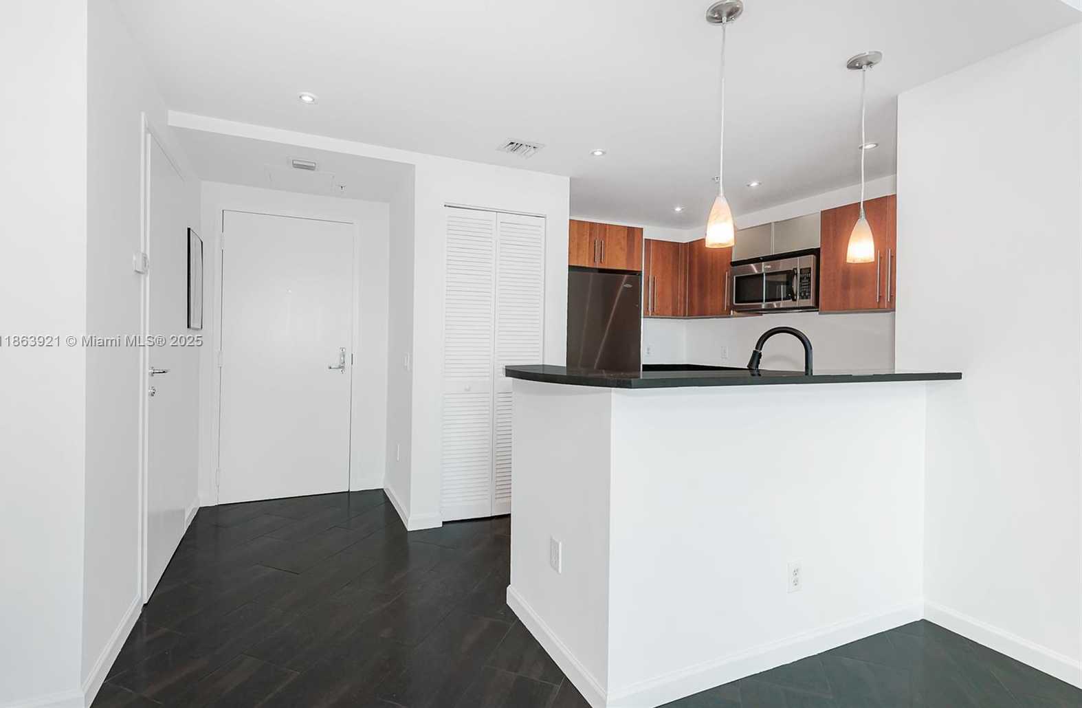 Small Image of 300 SOUTH BISCAYNE BLVD #Loft 826, Miami Number 41