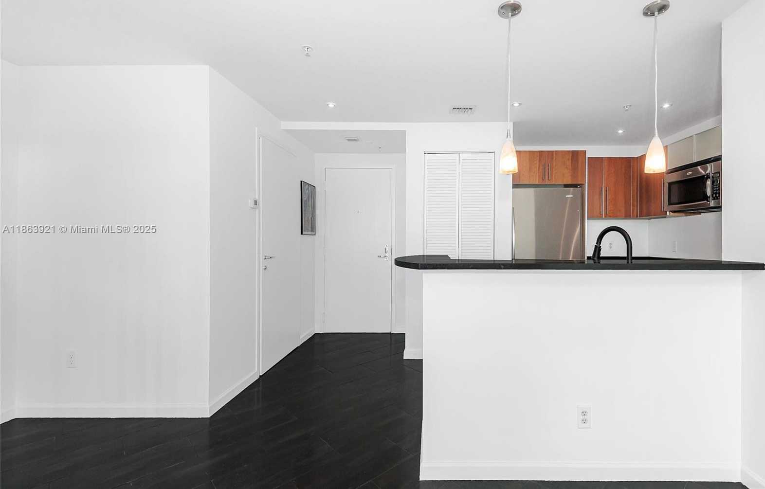 Small Image of 300 SOUTH BISCAYNE BLVD #Loft 826, Miami Number 42