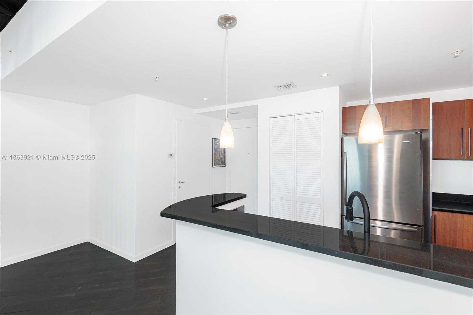 Small Image of 300 SOUTH BISCAYNE BLVD #Loft 826, Miami Number 43