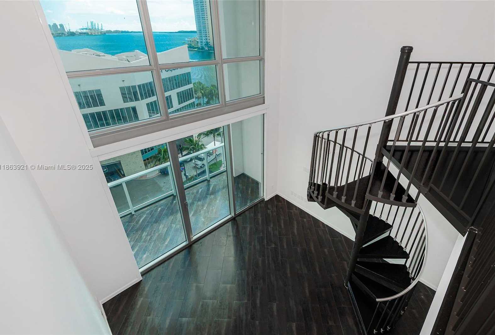 Small Image of 300 SOUTH BISCAYNE BLVD #Loft 826, Miami Number 48