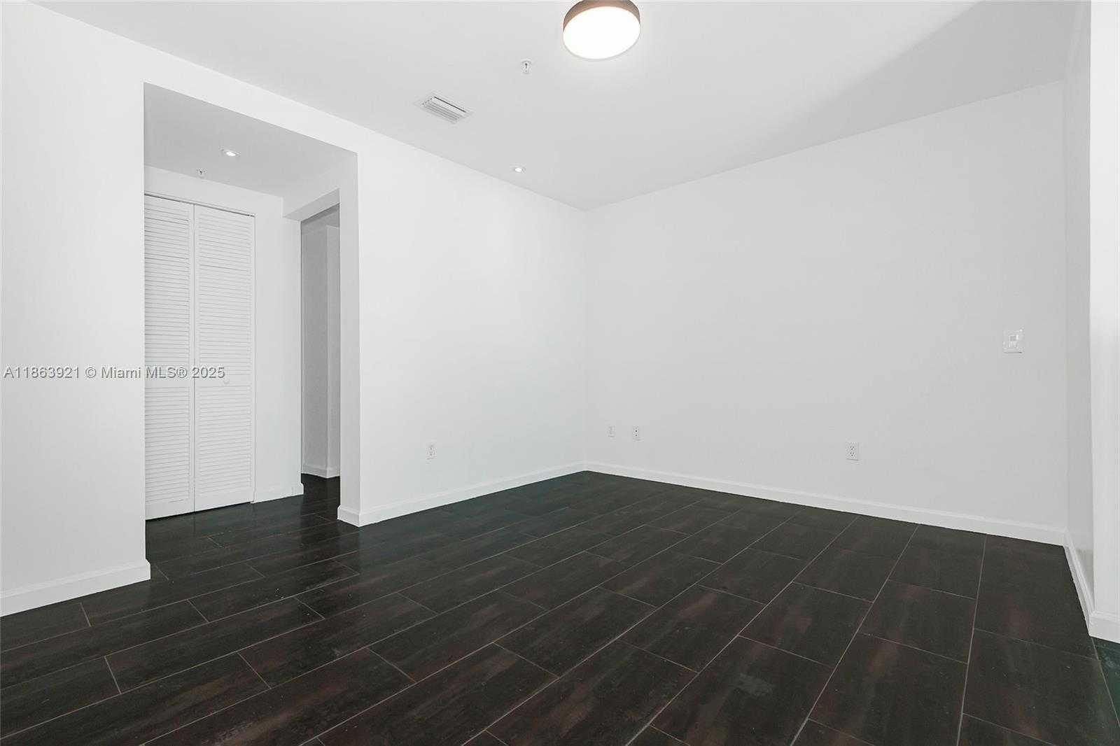 Small Image of 300 SOUTH BISCAYNE BLVD #Loft 826, Miami Number 50