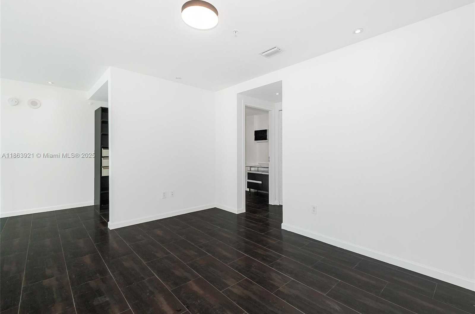 Small Image of 300 SOUTH BISCAYNE BLVD #Loft 826, Miami Number 51