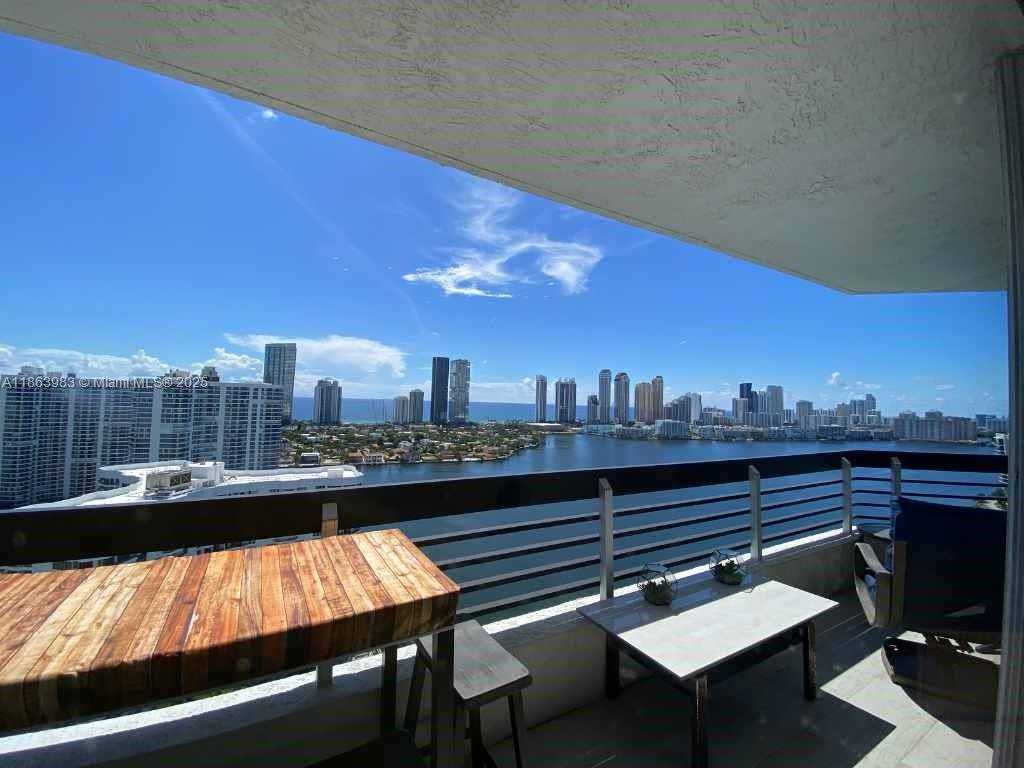 Small Image of 3530 MYSTIC POINTE DR #3014, Aventura Number 8