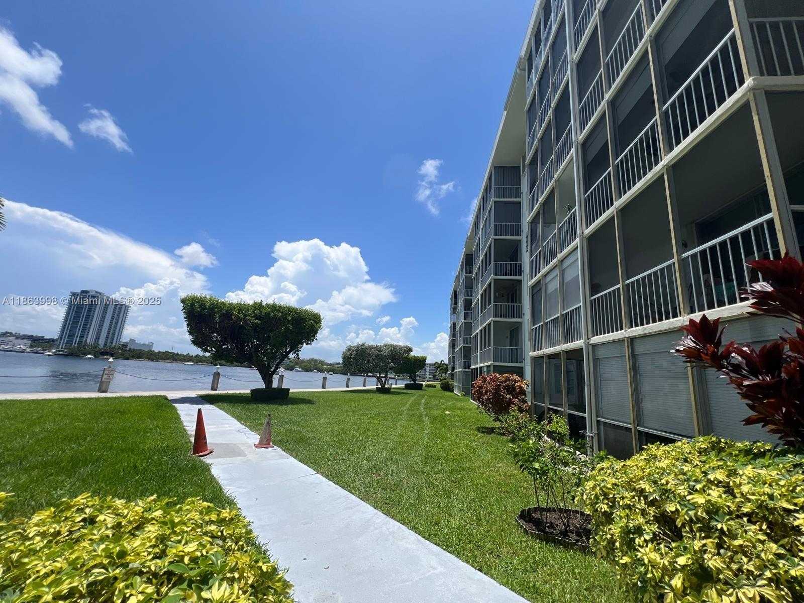 Small Image of 3000 MARCOS DR #P311, Aventura Number 6