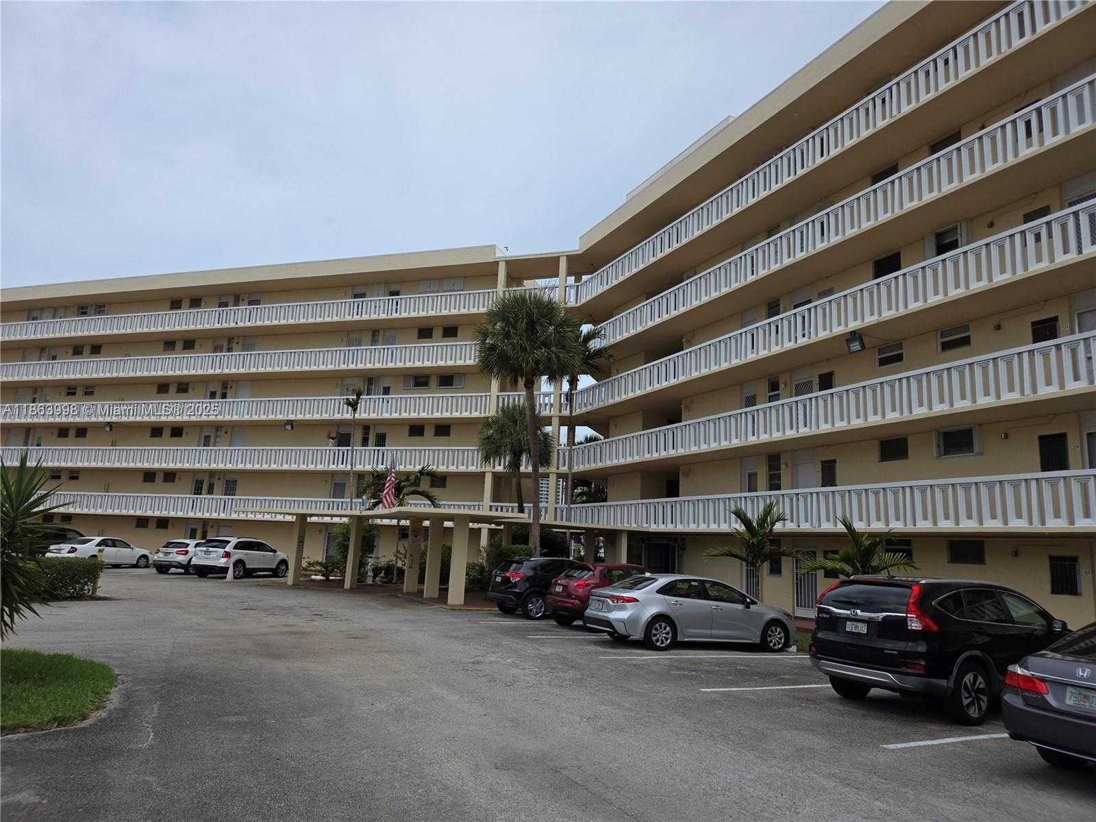 Small Image of 3000 MARCOS DR #P311, Aventura Number 7