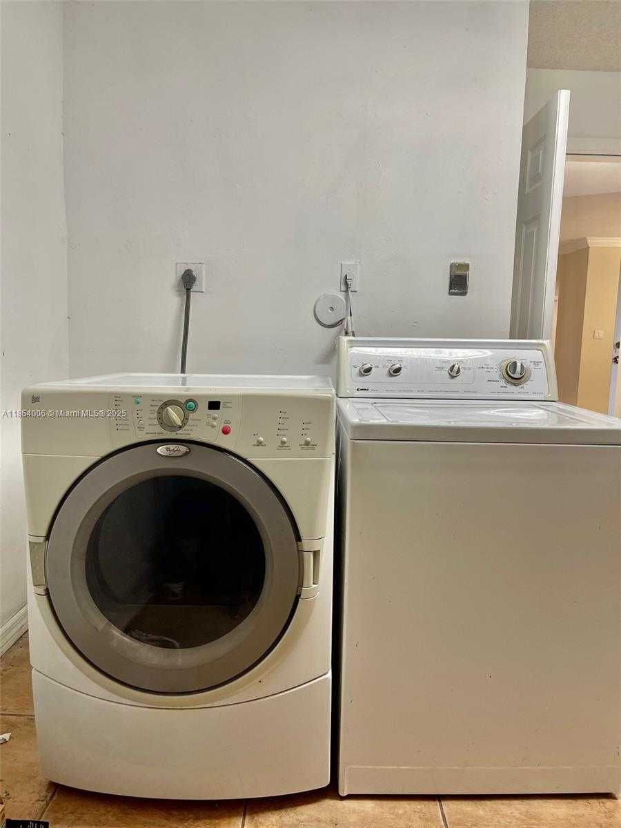 Small Image of 7362 SOUTH WEST 162ND PL, Miami Number 13