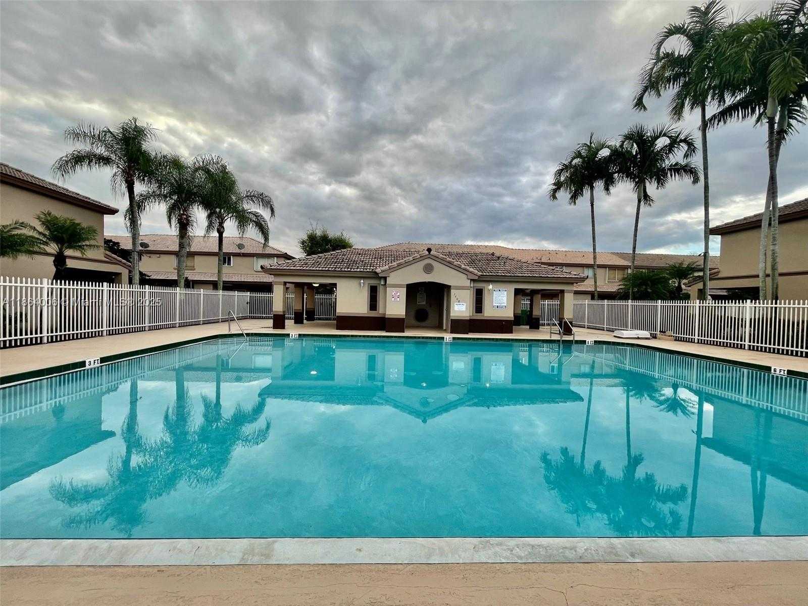 Small Image of 7362 SOUTH WEST 162ND PL, Miami Number 22