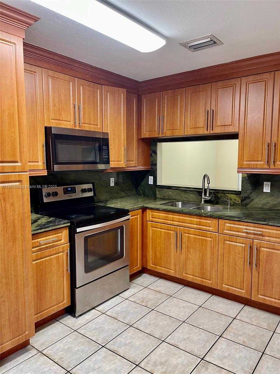 Small Image of 7362 SOUTH WEST 162ND PL, Miami Number 6