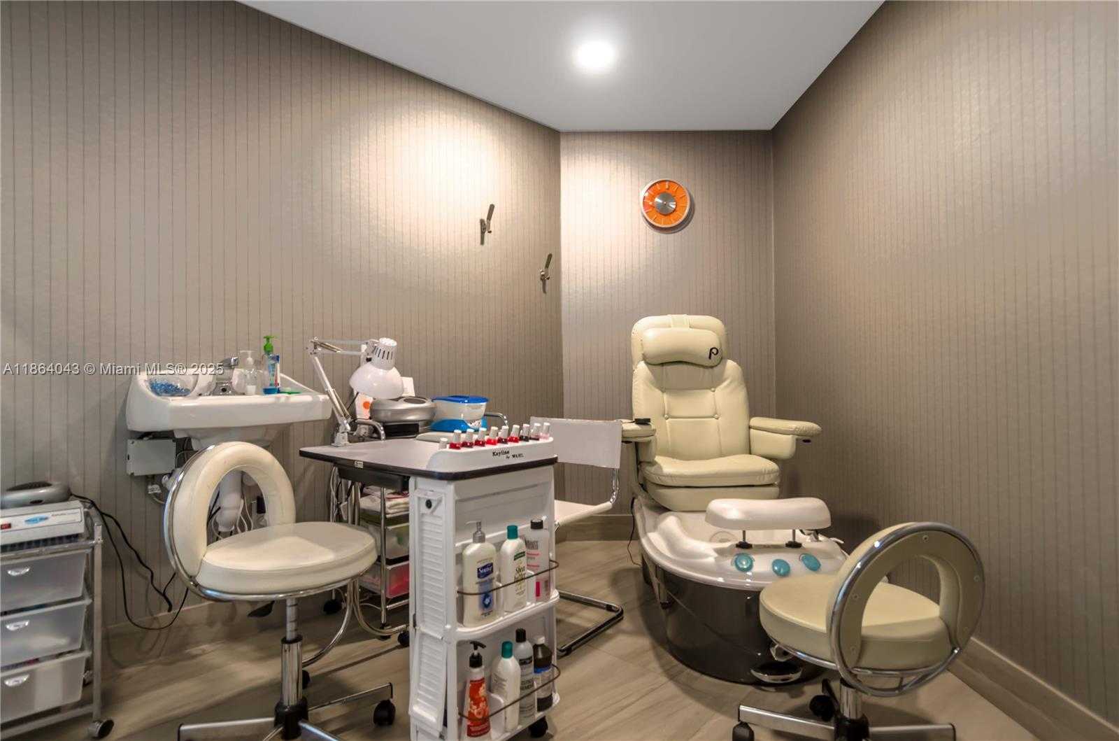 Small Image of 20281 EAST COUNTRY CLUB DR #1712, Aventura Number 58
