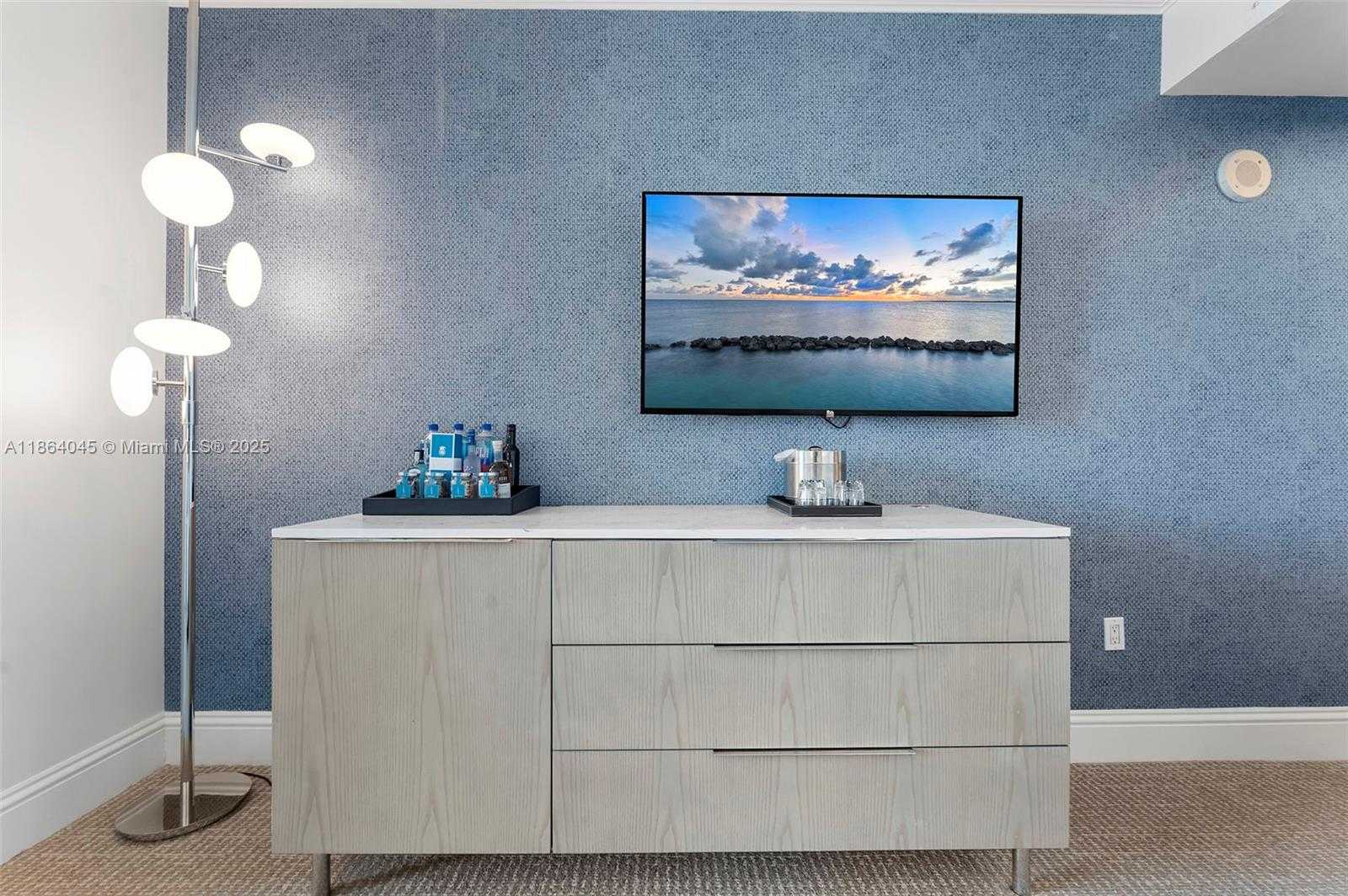 Small Image of 4401 COLLINS AVE #2907, Miami Beach Number 31