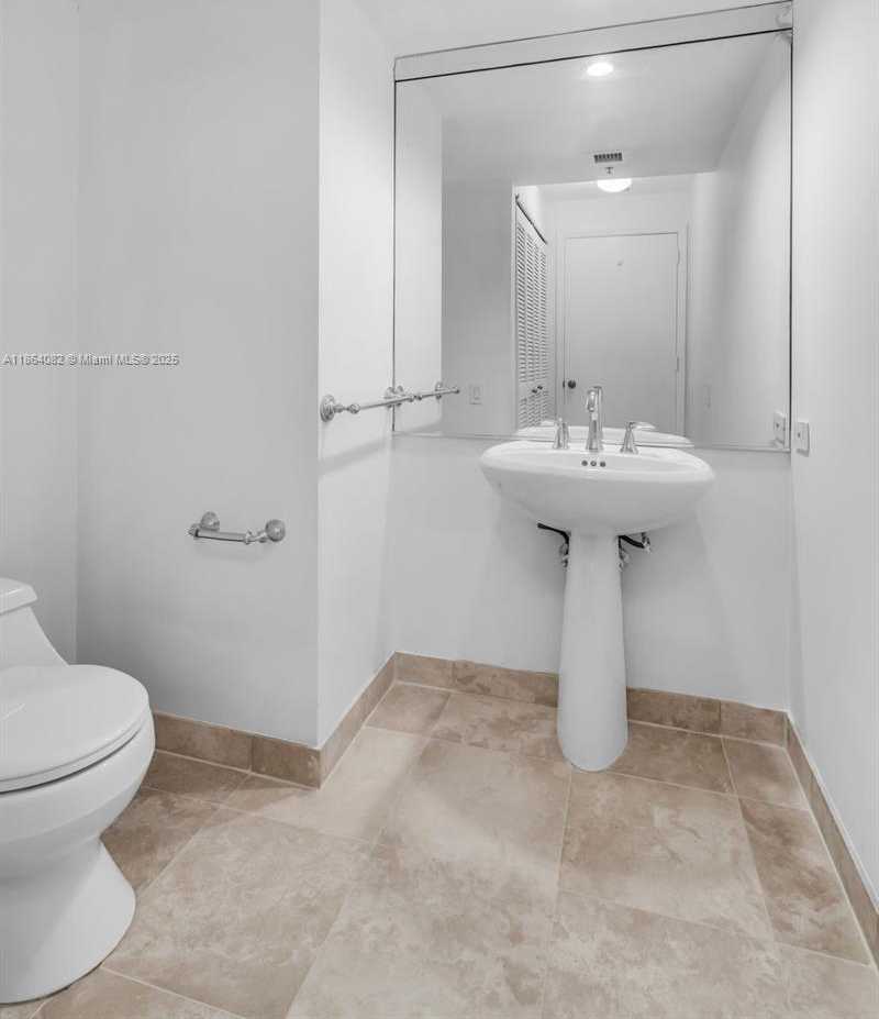 Small Image of 808 BRICKELL KEY DR #3205, Miami Number 33