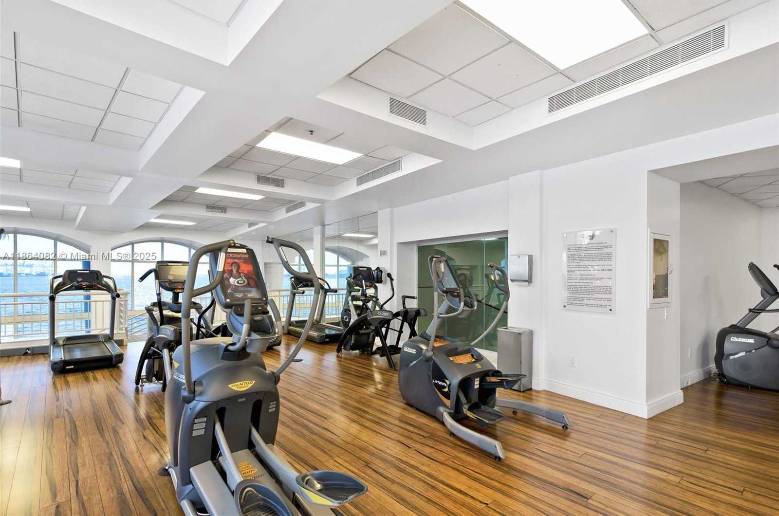 Small Image of 808 BRICKELL KEY DR #3205, Miami Number 41