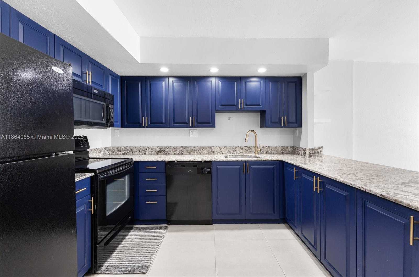 Small Image of 6900 BAY DR #11E, Miami Beach Number 15