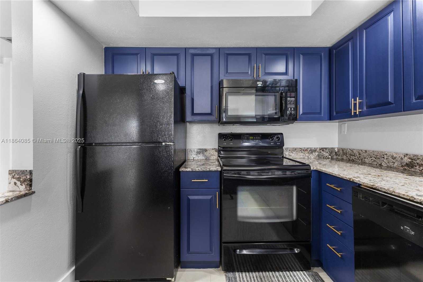 Small Image of 6900 BAY DR #11E, Miami Beach Number 16
