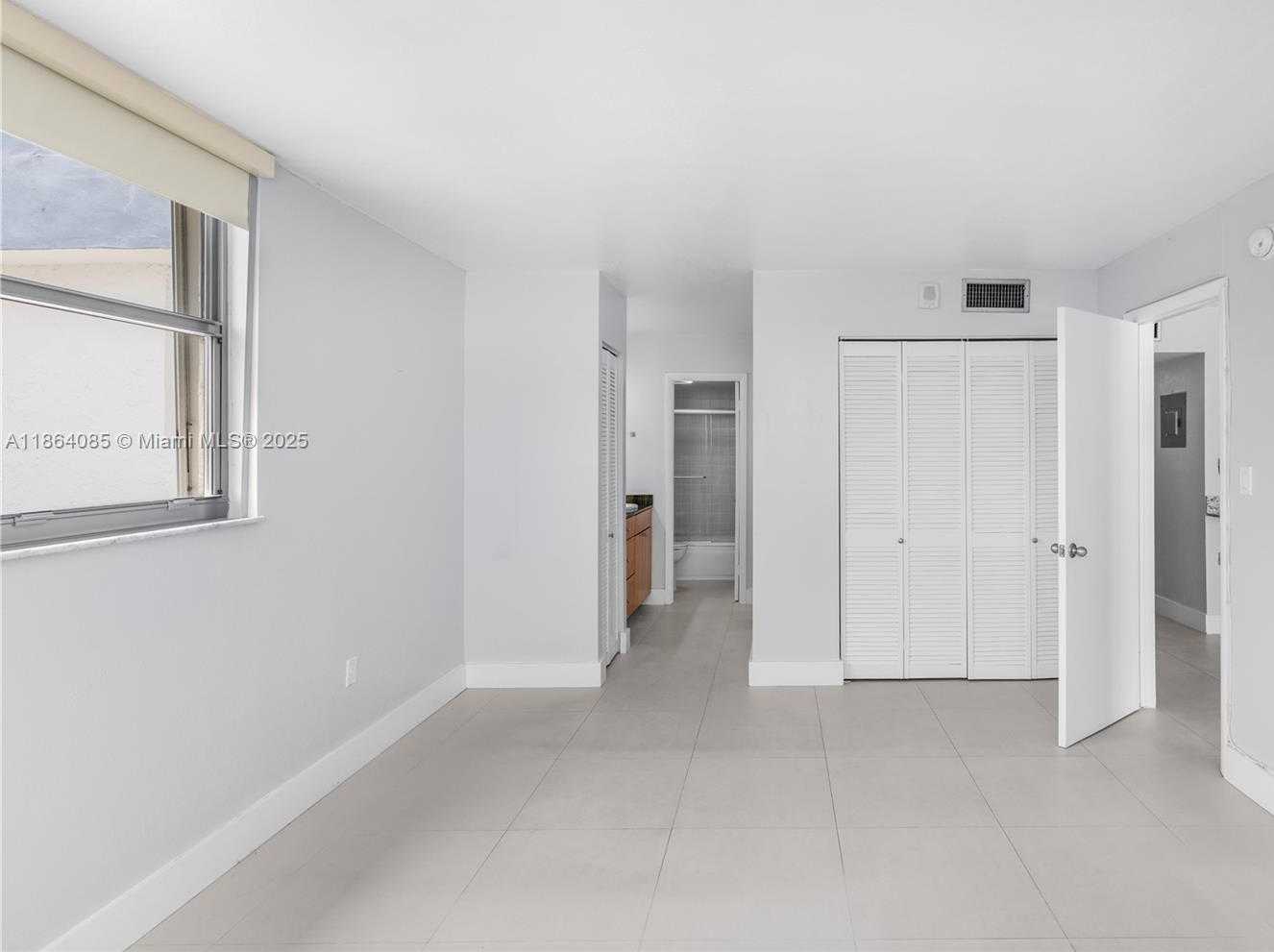 Small Image of 6900 BAY DR #11E, Miami Beach Number 19