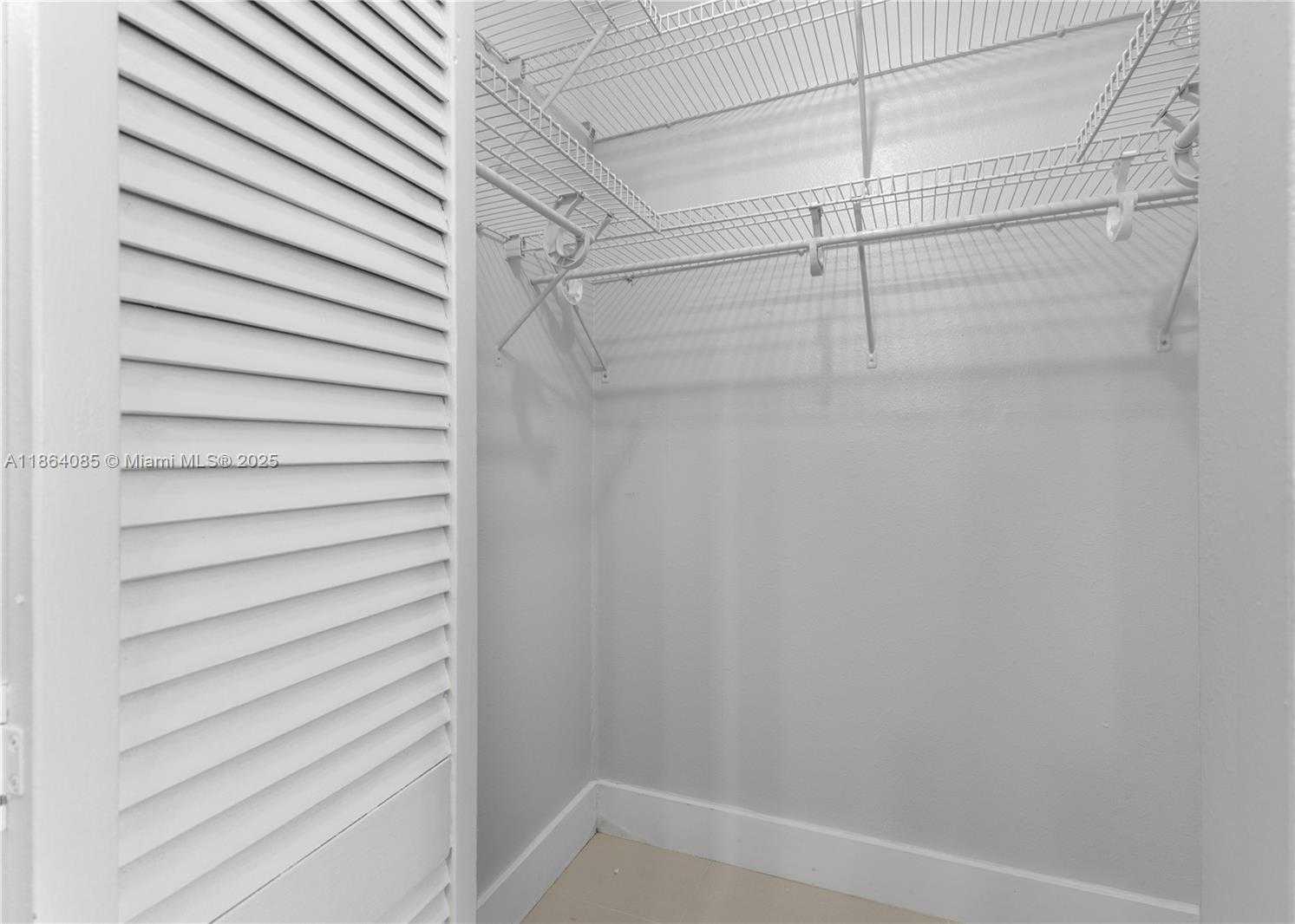 Small Image of 6900 BAY DR #11E, Miami Beach Number 22
