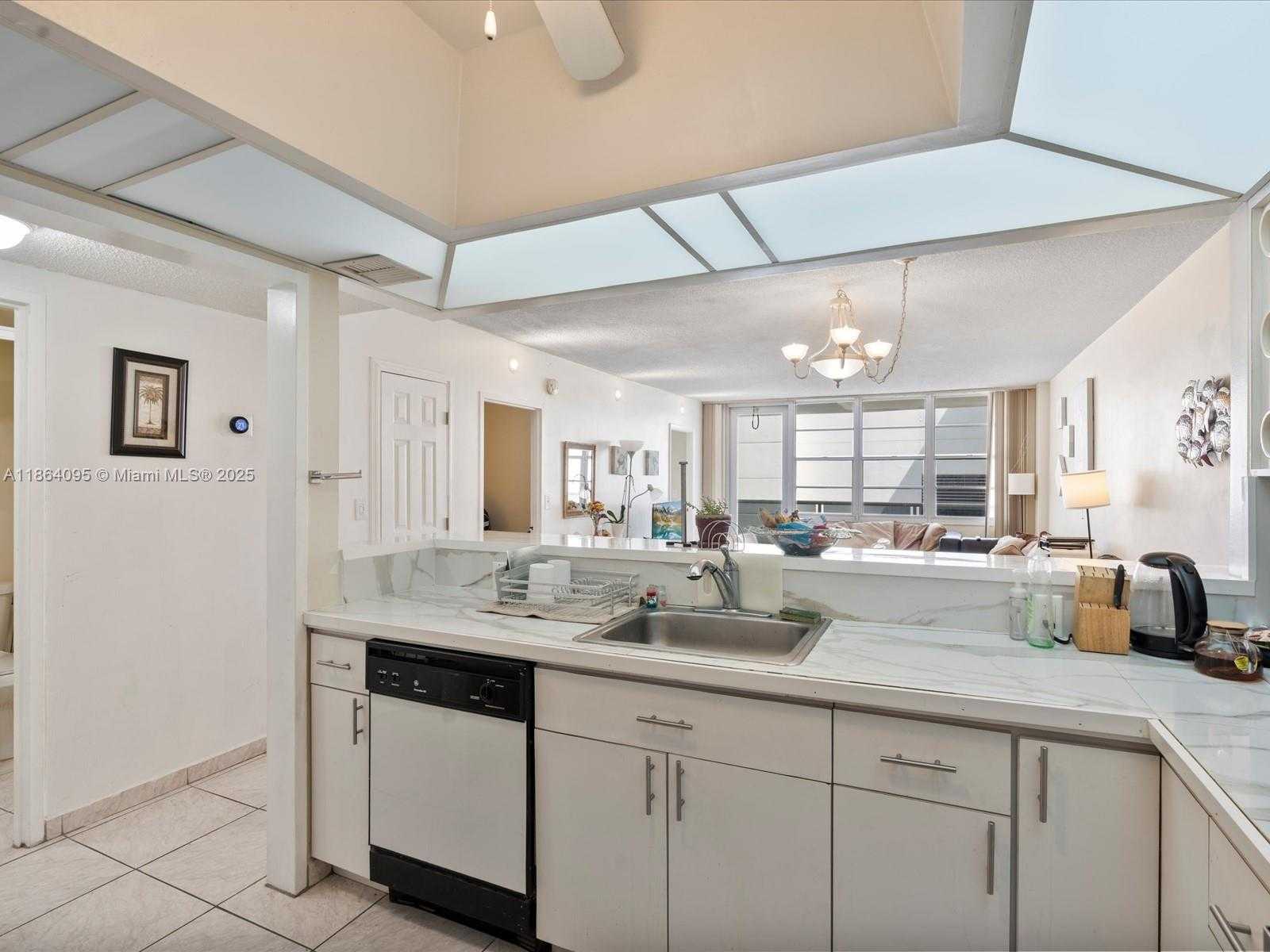 Small Image of 3725 SOUTH OCEAN DR #1207, Hollywood Number 11