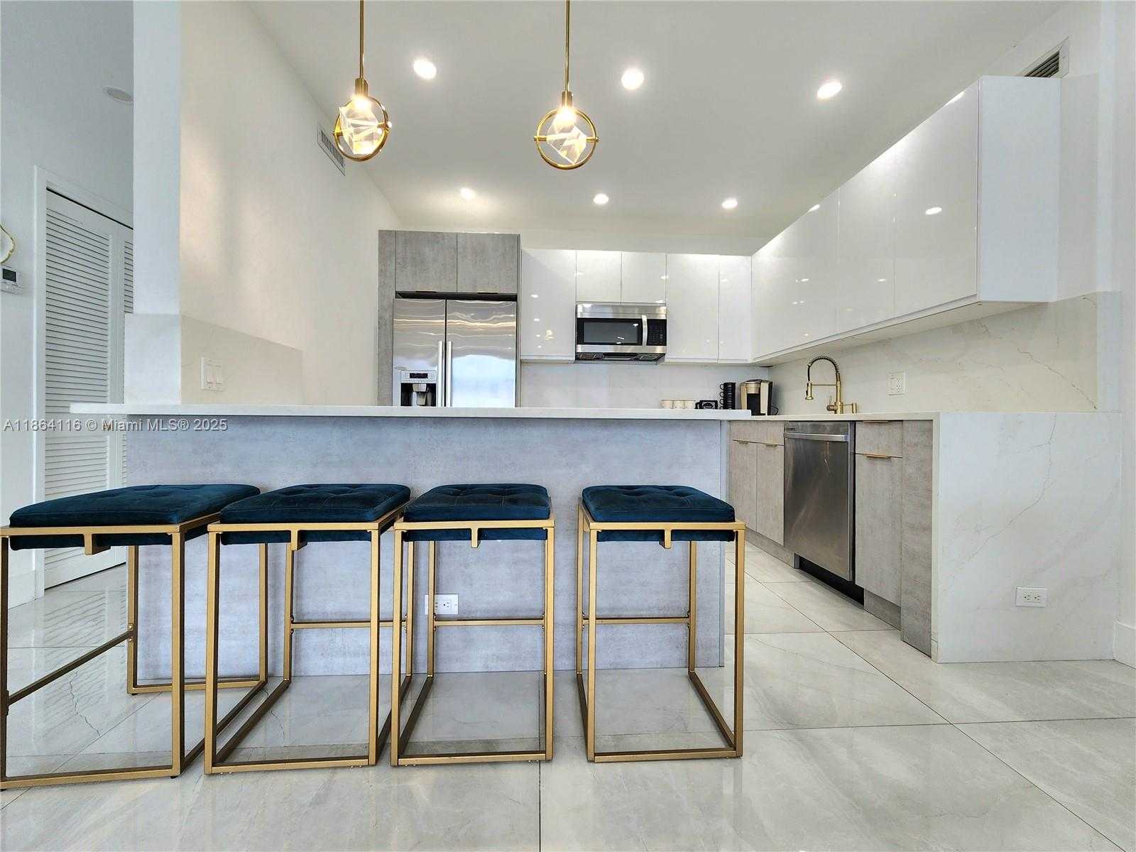 Small Image of 3505 SOUTH OCEAN DR #1502, Hollywood Number 4