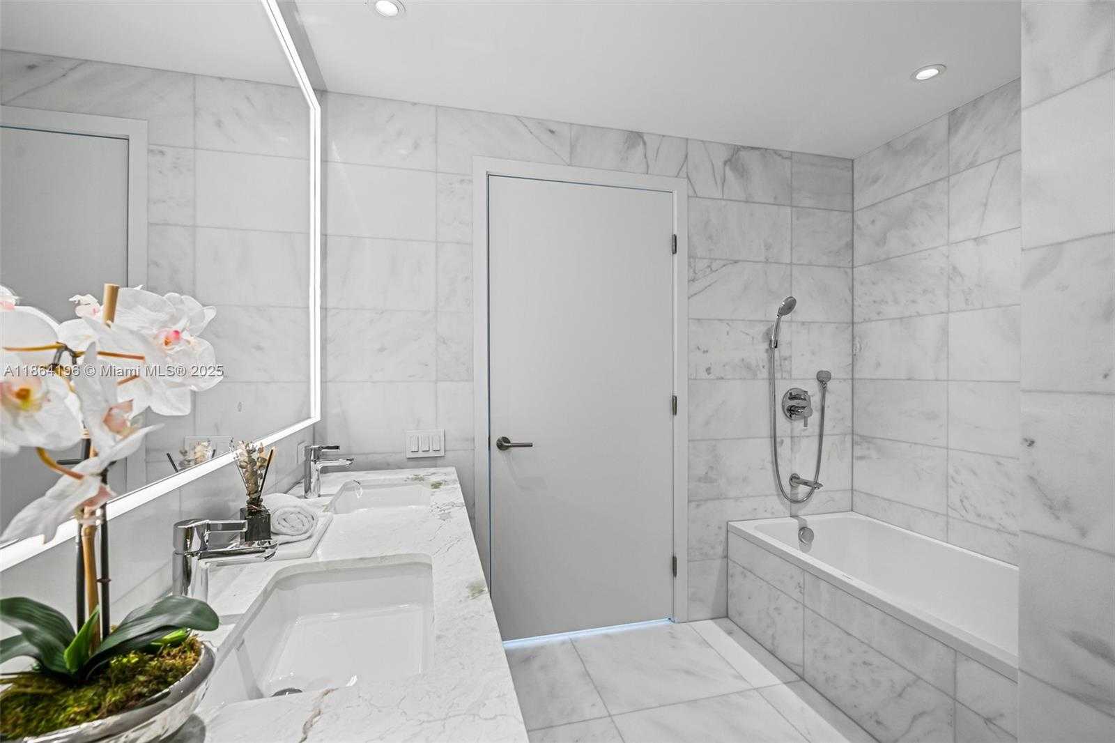 Small Image of 500 ALTON RD #1803, Miami Beach Number 12
