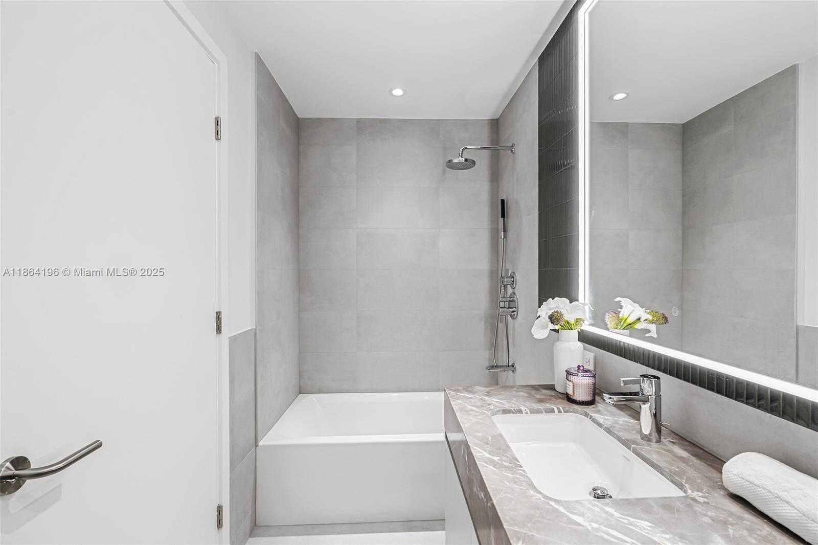 Small Image of 500 ALTON RD #1803, Miami Beach Number 18