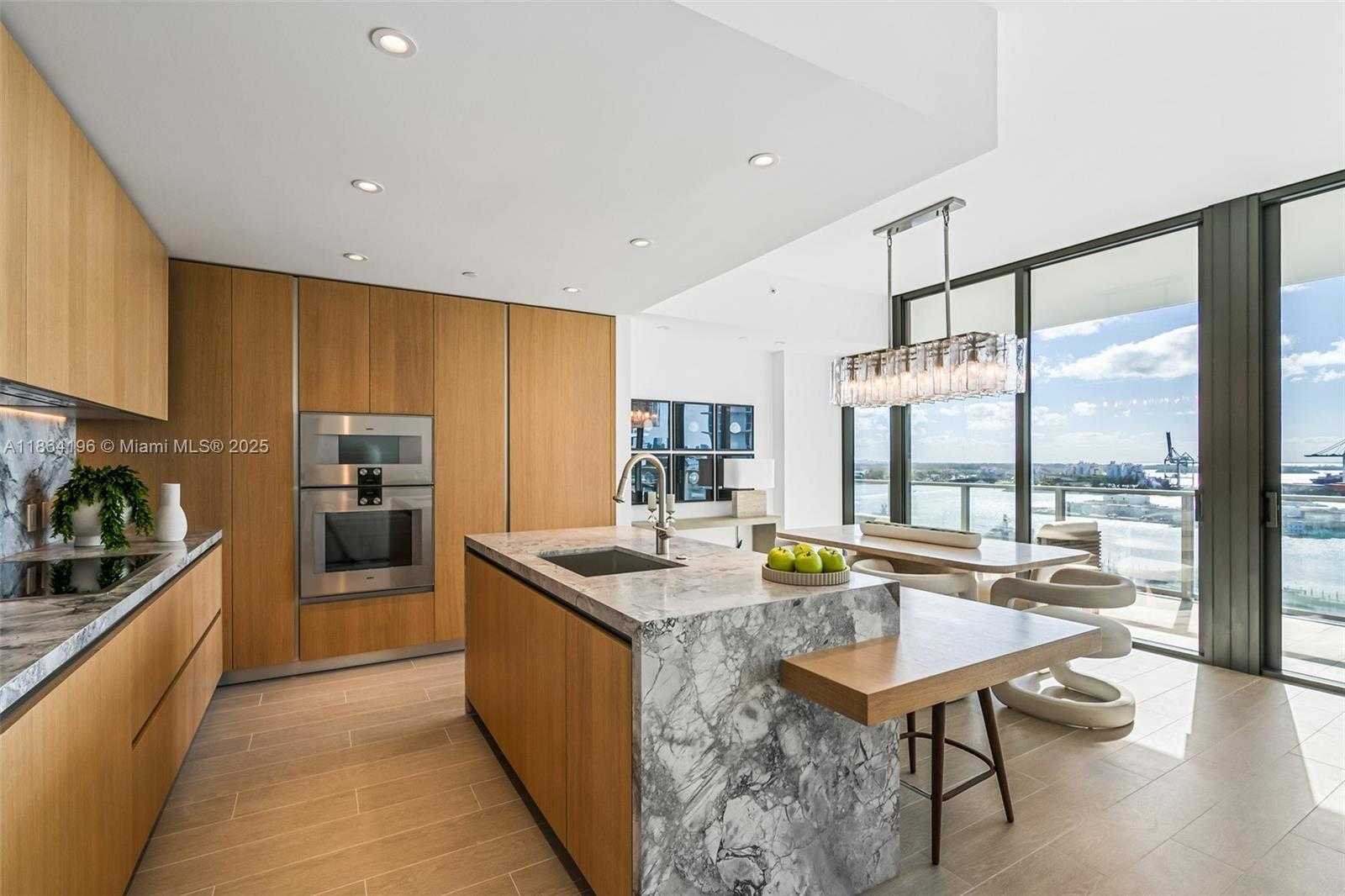 Small Image of 500 ALTON RD #1803, Miami Beach Number 4