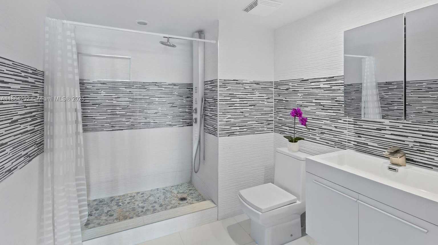 Small Image of 31 SOUTH EAST 5TH ST #1803, Miami Number 11