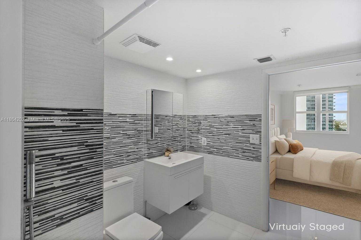 Small Image of 31 SOUTH EAST 5TH ST #1803, Miami Number 12